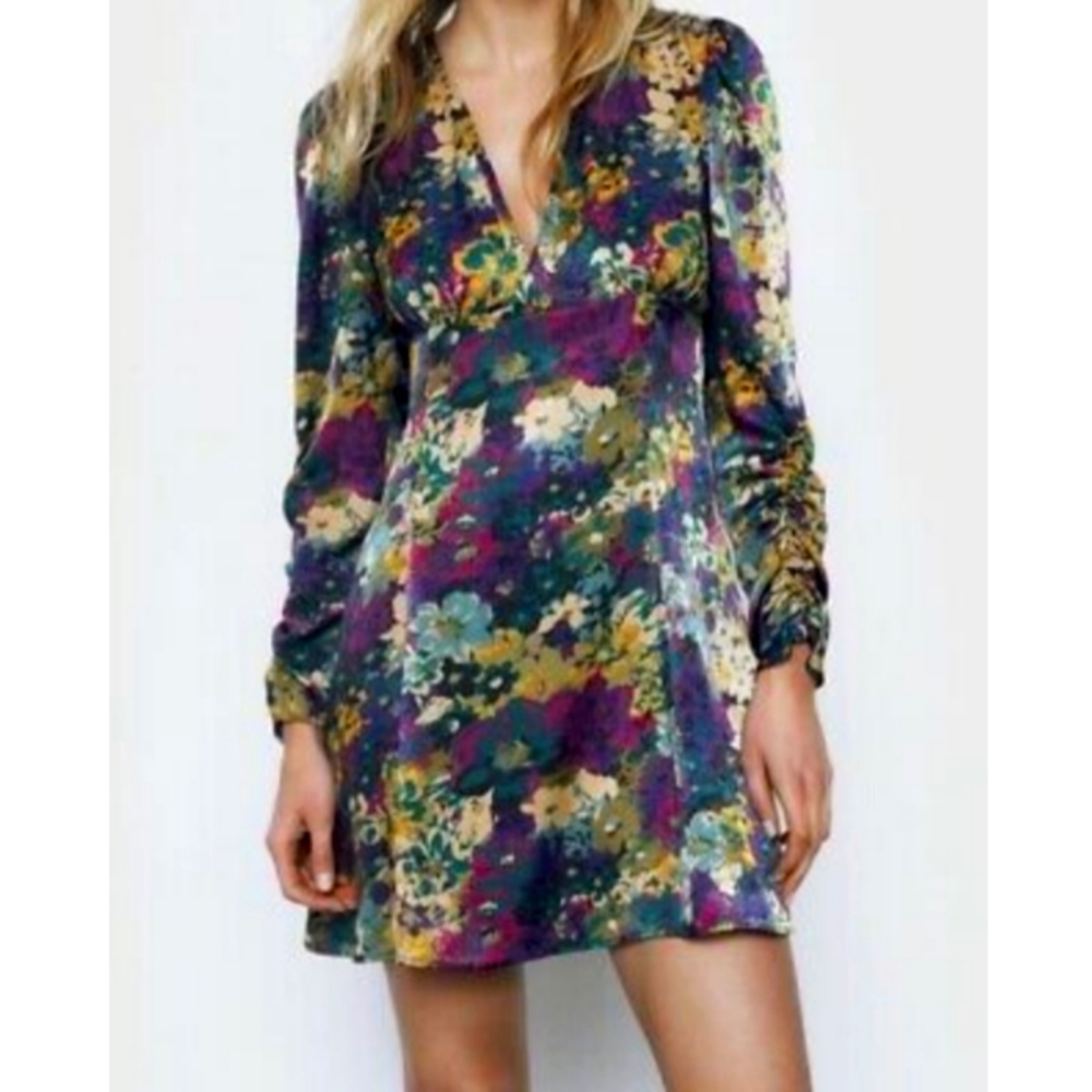 COPY - NWOT Zara floral print mini dress silk.